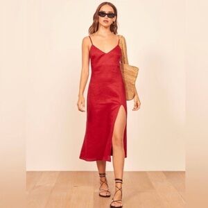 Reformation Brianna Linen Midi dress in Cherry